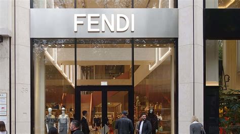 20 offerte di lavoro per “Fendi” qui: Italy .